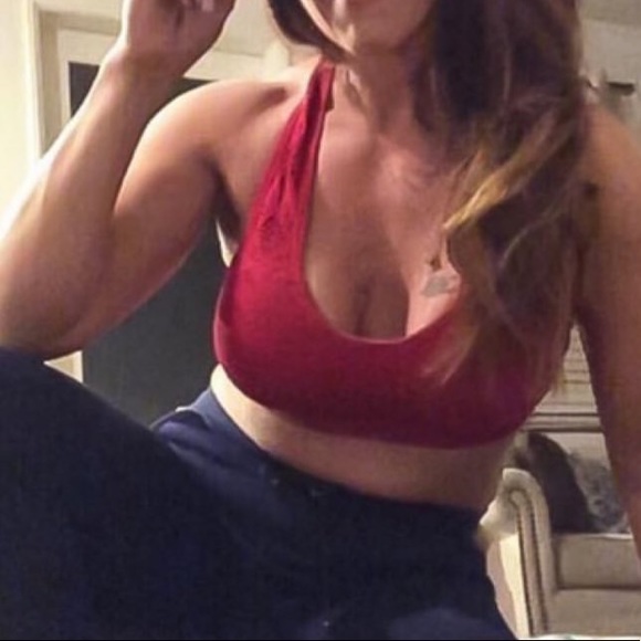 Red scoop neck push up sports bra Racerback - Picture 3 of 5